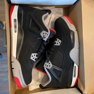 Jordan 4 Bred size 6Y